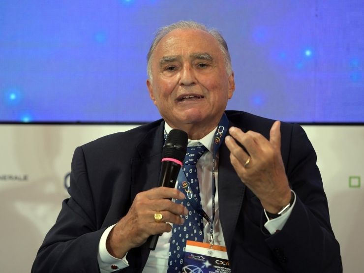 Il professore Giulio Sapelli in un incontro pubblico