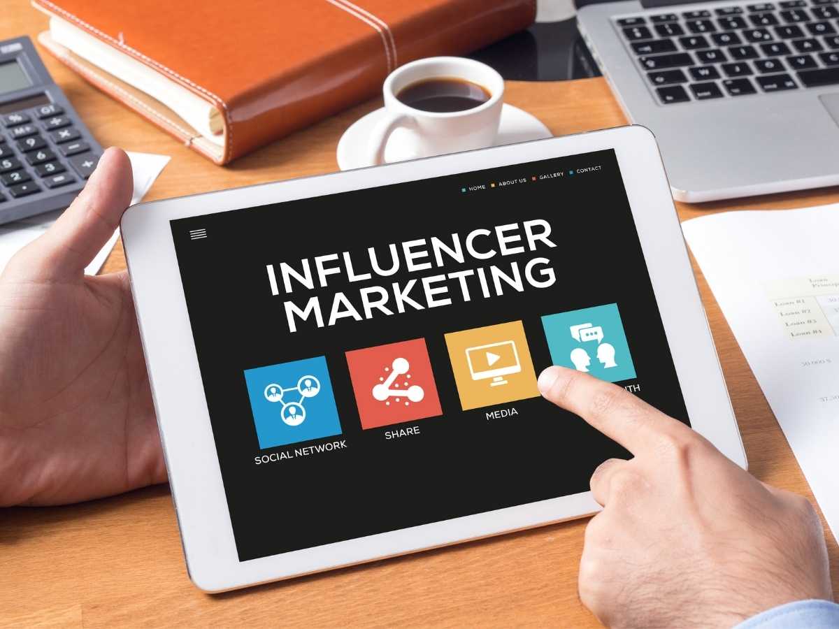 influencer arriva la stretta dell8217agcom con multe fino a 600mila euro ma le nuove regole non risolvono il fake engagement