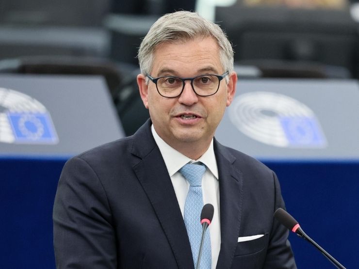 Il commissario europeo per la Migrazione Magnus Brunner 