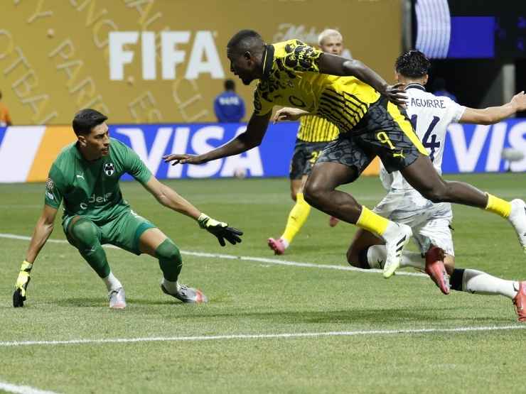 Momento della partita tra Borussia Dortmund e Monterrey nella quale sono stati segnalati cori omofobi dagli spalti