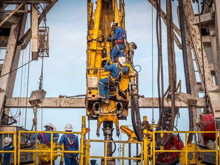 Operai e macchinari negli Usa per estrarre il gas tramite fracking
