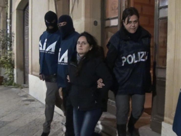 Un frame del momento dell'arresto di Patrizia Messina Denaro