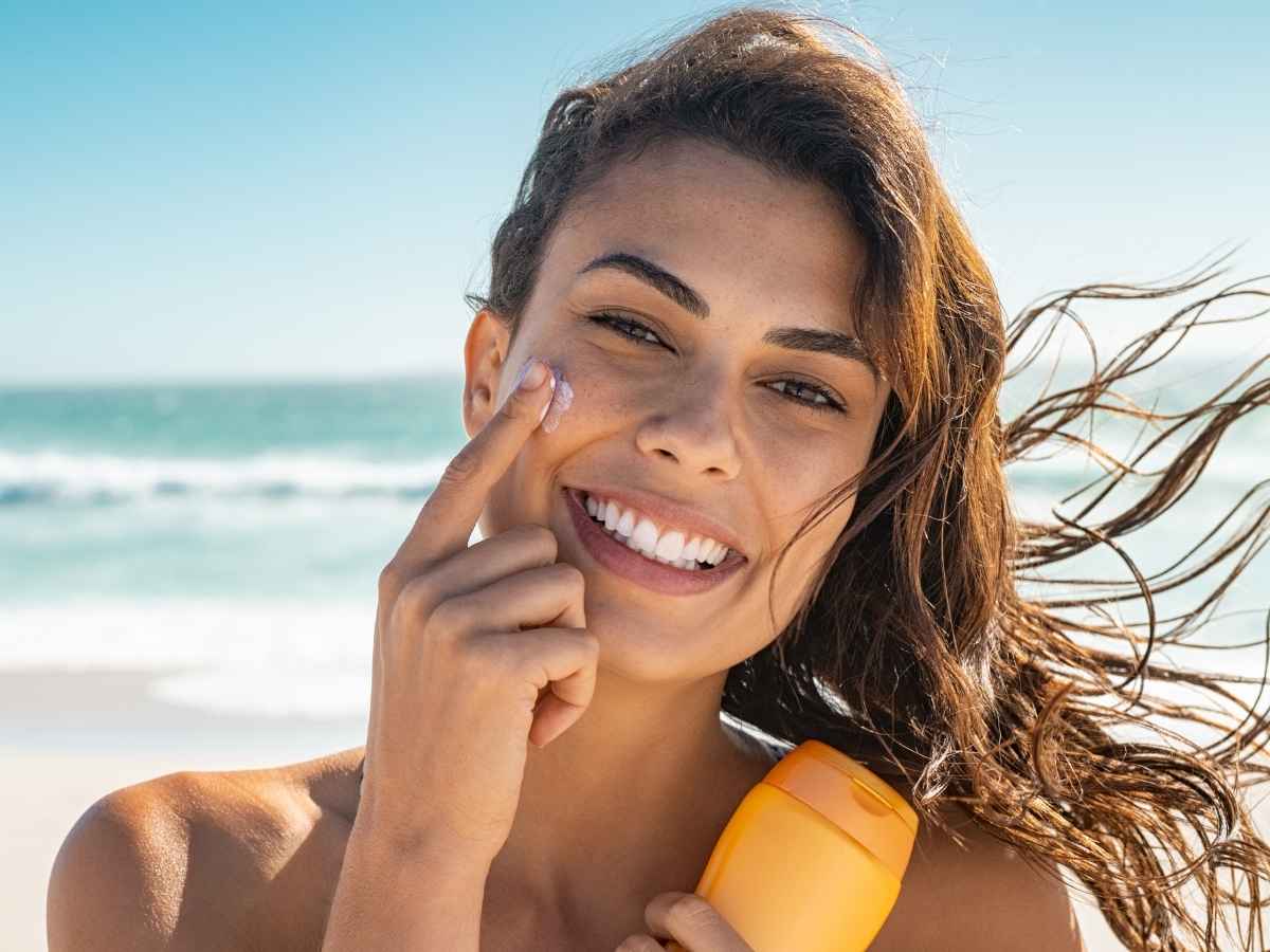 Esposizione al sole, come proteggersi? I consigli della dermatologa per prevenire i tumori cutanei Esposizione al sole, come proteggersi? I consigli della dermatologa per prevenire i tumori cutanei