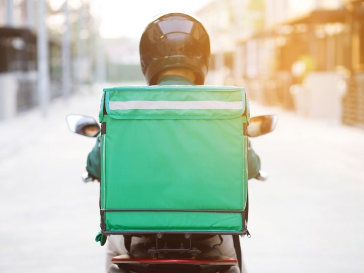 Un rider lavora al sole