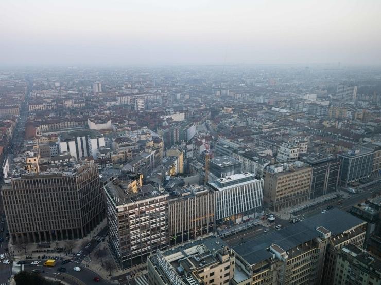 Lo skyline di Milano visto dalla terrazza panoramica del grattacielo Pirelli (Foto generica)