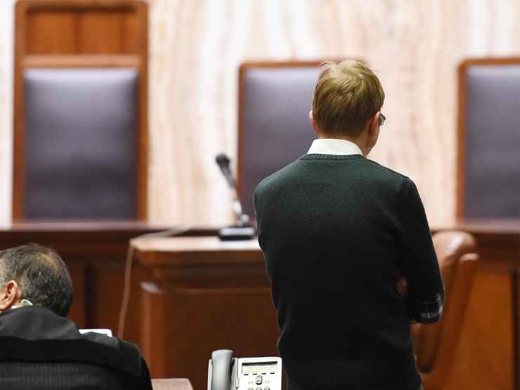 Stasi di spalle durante il processo a suo carico per il delitto di Garlasco e quindi per l'uccisione di Chiara Poggi