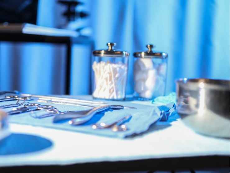 Strumenti per effettuare un'autopsia, perché e come si registrano