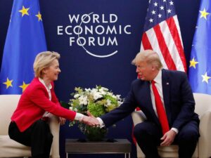 Ursula von der Leyen e Donald Trump in una foto d'archivio