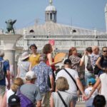Venezia, turisti in città e pericolo overtourism