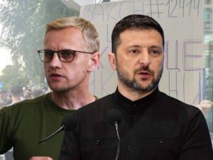Vitaliy Shabunin e Volodomyr Zelensky, sullo sfondo le proteste contro il governo in Ucraina