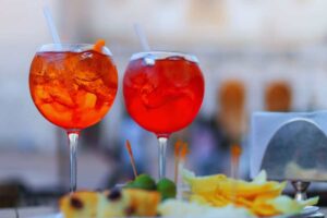 due bicchieri all'aperitivo