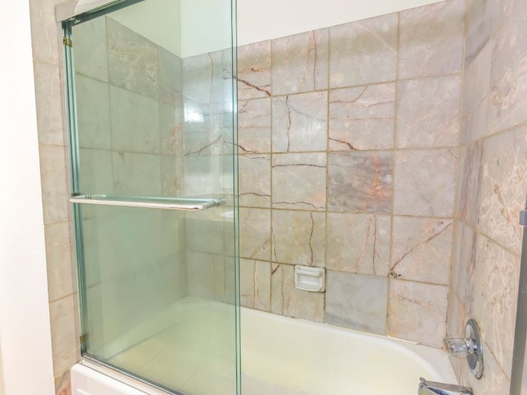 doccia con porta in vetro