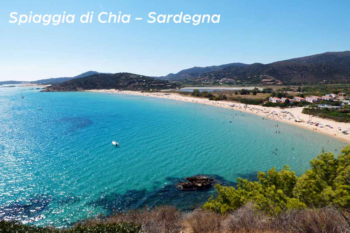 Panoramica sulla spiaggia di Chia in Sardegna