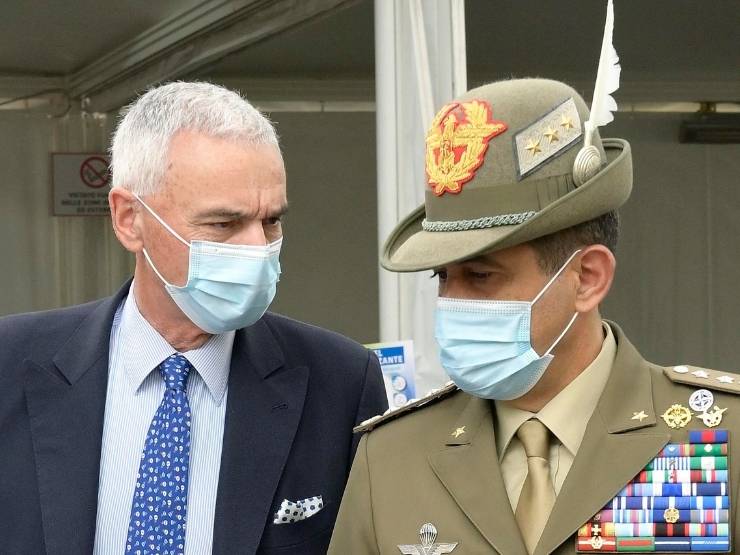 Il commissario Covid Francesco Paolo Figliuolo e il virologo Giorgio Palù