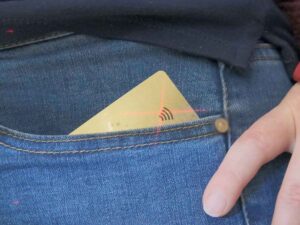 Furti contactless, allarme in Italia, facciamo chiarezza