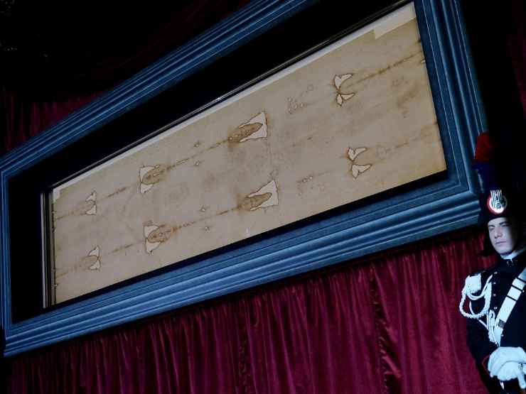 La Sindone esposta a Torino