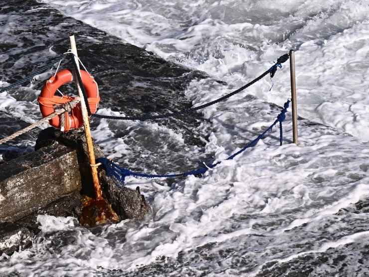 Mare agitato a causa del forte vento 