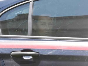 Maylin Castro Monsalvo nell'auto dei carabinieri