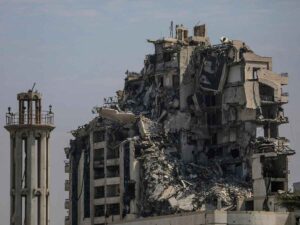 Palazzo distrutto da Israele a Gaza