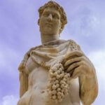 Statua di Bacco a Firenze, polemica per il rapporto Oms sul vino