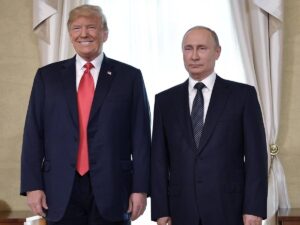 Trump e Putin in una foto d'archivio del 2018