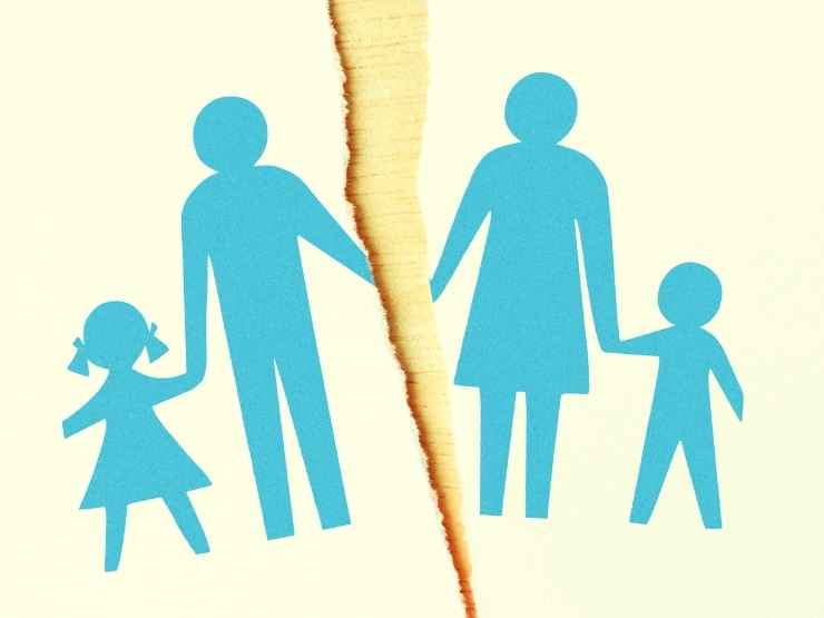 Un ritaglio di carta stracciato che ritrae una famiglia, le conseguenze secondo l'esperta dello scandalo Mia moglie