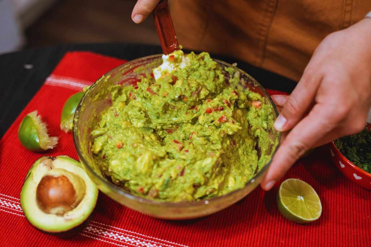 botulino nel guacamole 232 morta la donna di 62 anni ricoverata in rianimazione 200 la seconda vittima in sardegna