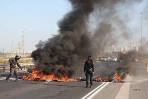 fiamme in strada