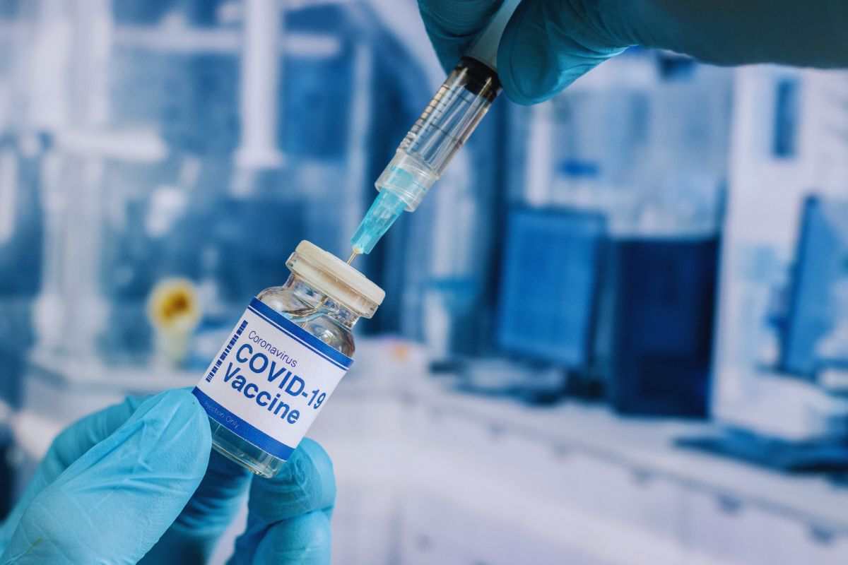 “Astrazeneca tutti sapevano di rischi”, riesplode il caso sul vaccino per il Covid “Astrazeneca tutti sapevano di rischi”, riesplode il caso sul vaccino per il Covid