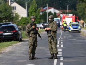 Forze dell'ordine presidiano la Polonia dopo l'attacco con i droni del 10 settembre 2025