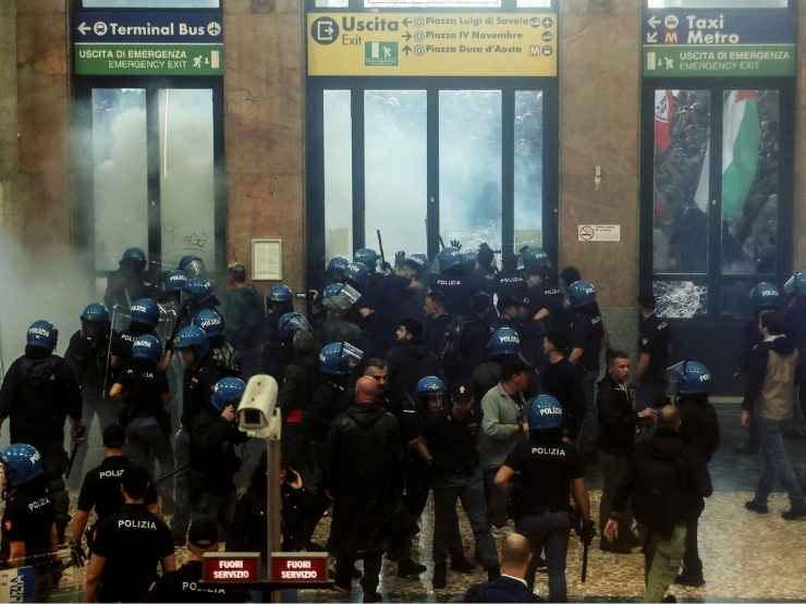 Corteo pro Pal, scontri stazione centrale di Milano