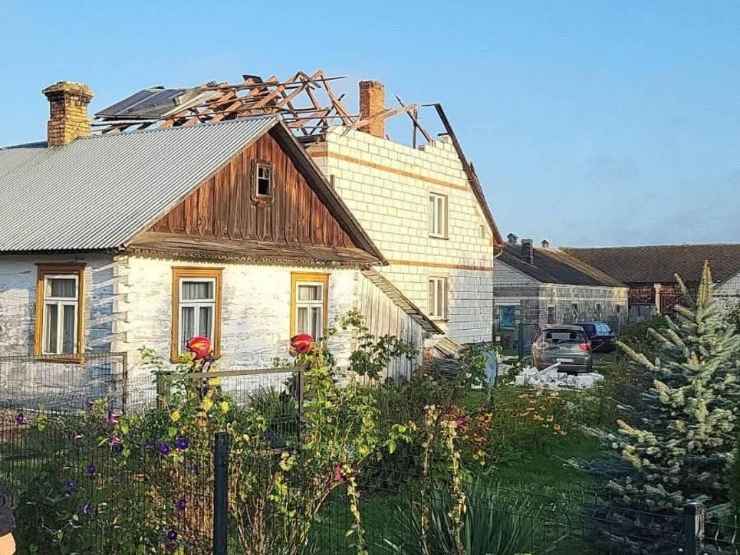 Danni a un'abitazione privata provocati dall'attacco con i droni russi in Polonia