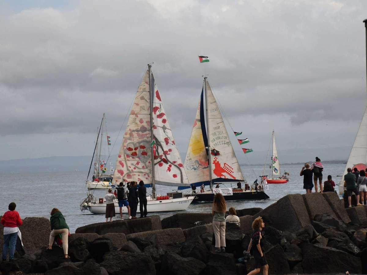 La Global Sumud Flotilla a 350 miglia da Gaza e l’incontro con Crosetto: cosa sta accadendo in queste ore