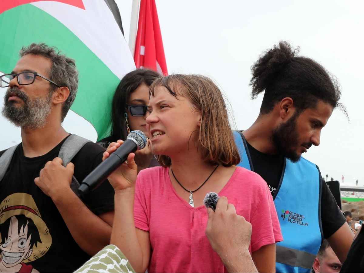 Global sumud flotilla, è caos a bordo: Greta Thunberg lascia il direttivo (e la Family Boat). Governi preoccupati: “Astenersi da azioni violente”