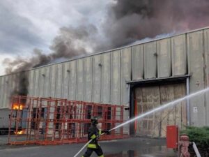 L'incendio all'Euro Stampa di Pianezza