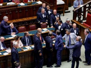 Lite alla Camera dopo il voto per la separazione delle carriere
