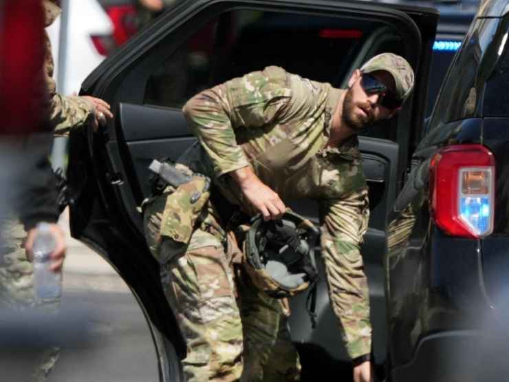Militari sul posto dopo l'assassinio di Charlie Kirk, l'attivista conservatore ucciso negli Usa