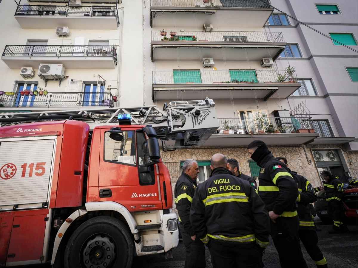 Terremoto, paura all’alba nei Campi Flegrei: sciame sismico in corso. Da oggi via al contributo per gli edifici inagibili e sgomberati Terremoto, paura all’alba nei Campi Flegrei: sciame sismico in corso. Da oggi via al contributo per gli edifici inagibili e sgomberati