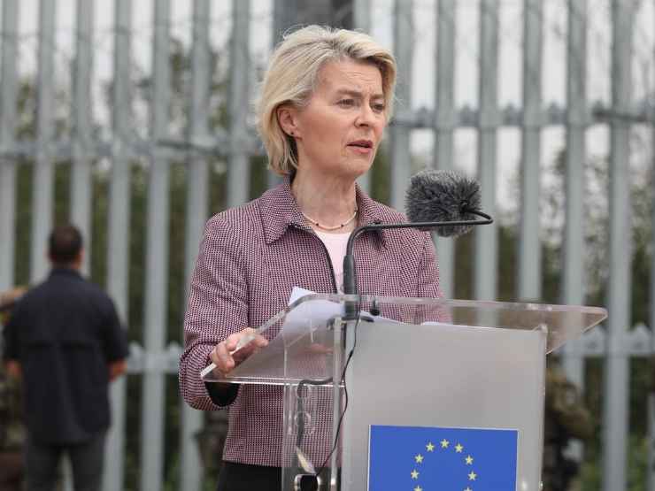 Terrore per Ursula von der Leyen, atterraggio d'emergenza in Bulgaria