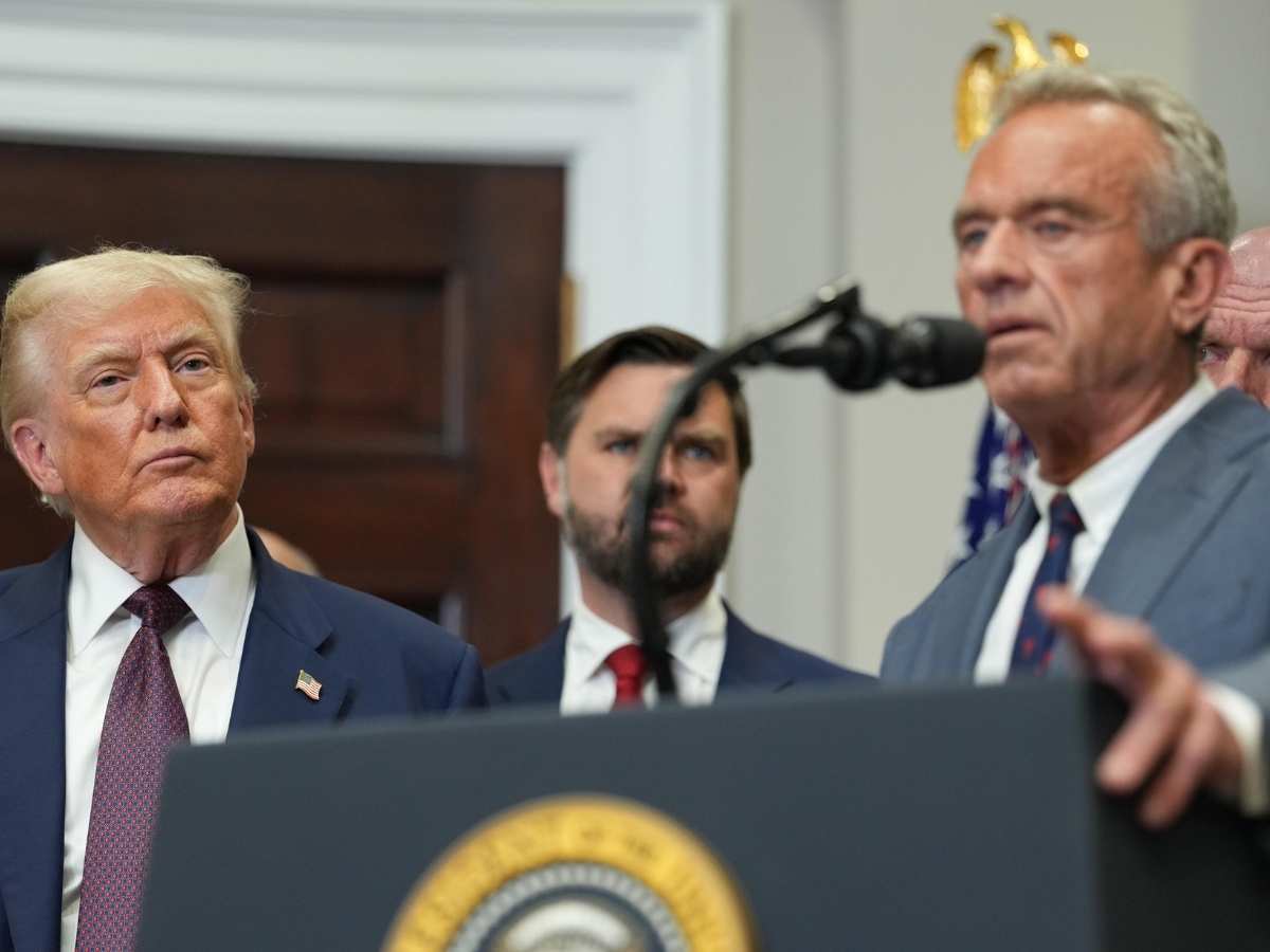 Trump, Vance e Kennedy in un incontro pubblico