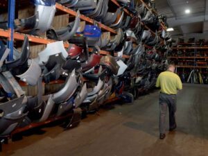 Una fabbrica di pezzi di automobili