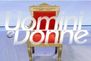 Trono con logo Uomini e donne