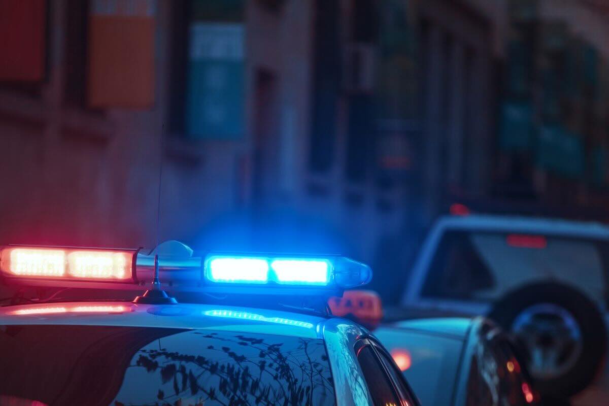 polizia sotto scacco impazzano i video ora basta
