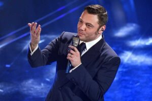 tiziano ferro canta