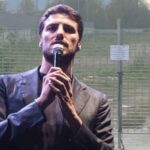 Il sindaco Nello Donnarumma, sullo sfondo la moschea sequestrata