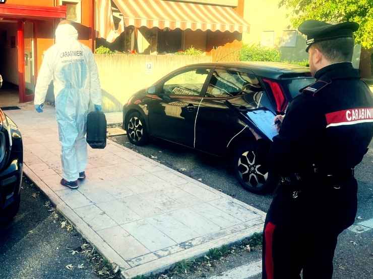 Jessica Strappazzollo uccisa dall'ex compagno, rilievi dei carabinieri