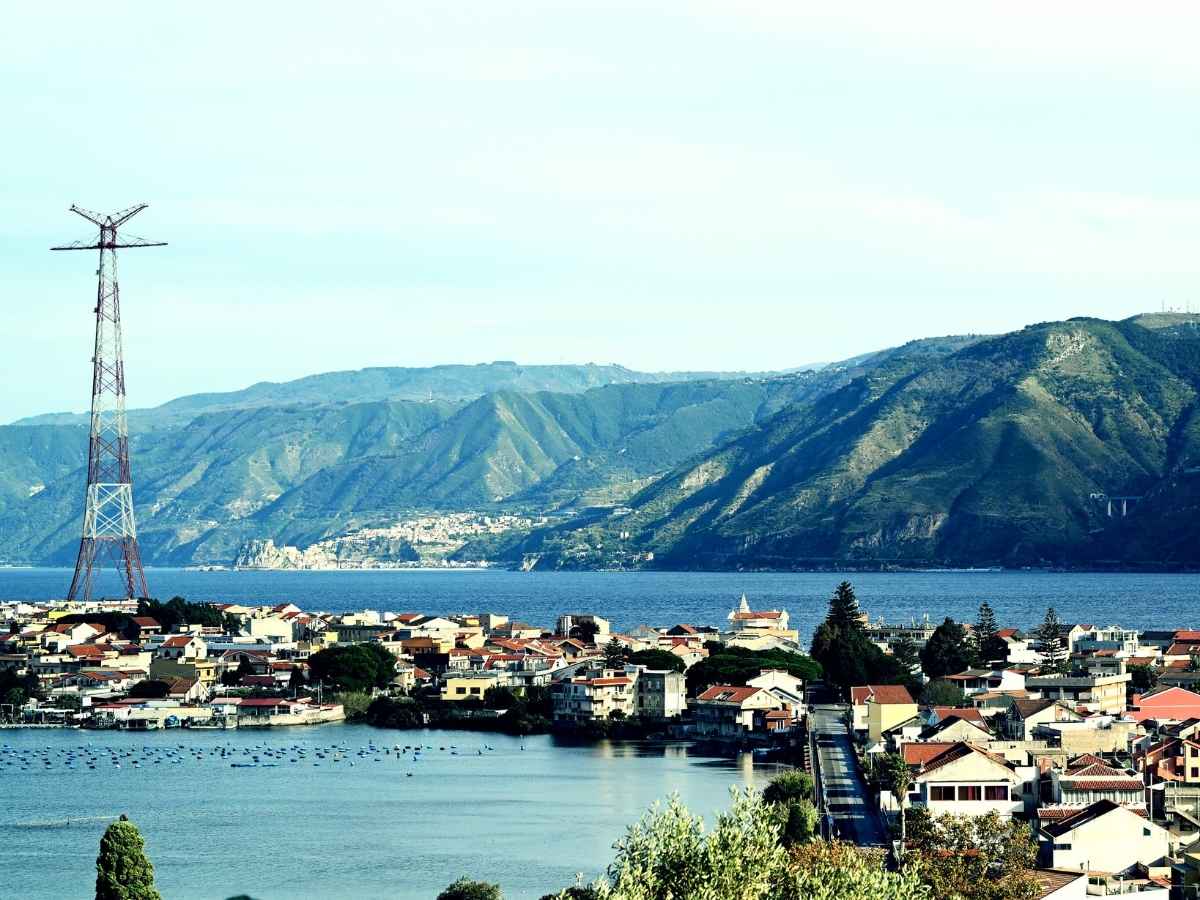 Ponte sullo Stretto, stop dalla Corte dei Conti. Il responsabile di Greenpeace: “Governo avanti? Il progetto potrebbe essere comunque irrealizzabile” Ponte sullo Stretto, stop dalla Corte dei Conti. Il responsabile di Greenpeace: “Governo avanti? Il progetto potrebbe essere comunque irrealizzabile”