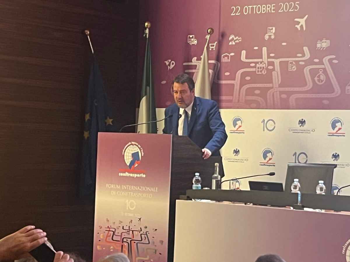 Tra due anni nessuna nave attraccherà più nei porti italiani, allarme rosso sui trasporti. Il Ministro Matteo Salvini: “Cancellare il Green Deal” Tra due anni nessuna nave attraccherà più nei porti italiani, allarme rosso sui trasporti. Il Ministro Matteo Salvini: “Cancellare il Green Deal”