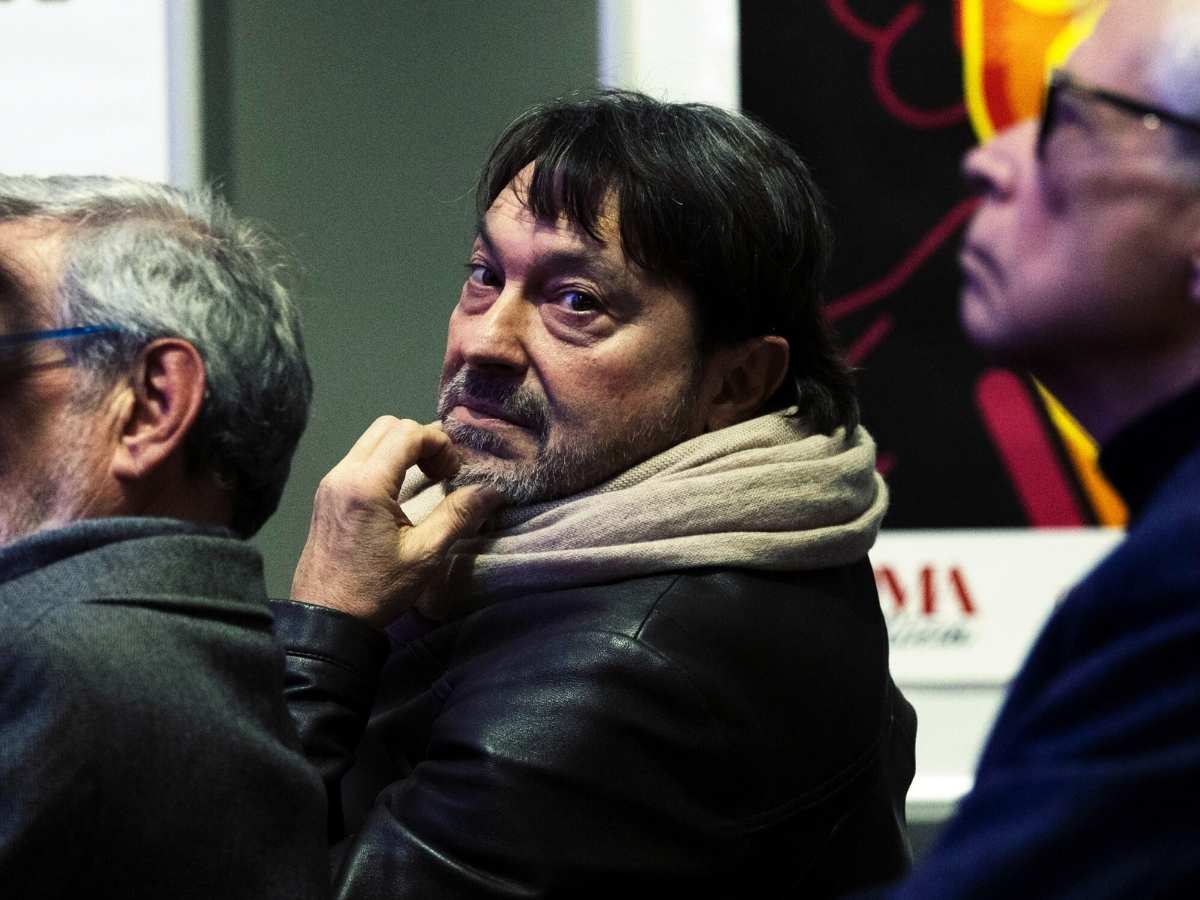 Bombe contro Sigfrido Ranucci, Rsf: “La sua vita ora è in pericolo”. Paolo Siani: “Scorta mediatica, non lasciamolo solo come fu per Giancarlo” Bombe contro Sigfrido Ranucci, Rsf: “La sua vita ora è in pericolo”. Paolo Siani: “Scorta mediatica, non lasciamolo solo come fu per Giancarlo”