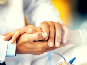 Suicidio assistito, via libera per due casi in Campania
